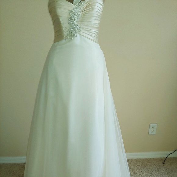 Gorgeous Original Wedding Dress by Liancarlo Style #4837 - Picture 1 of 6